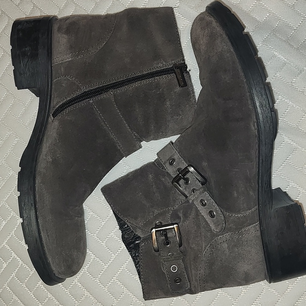 Aquatalia low suede moto boots 9.5